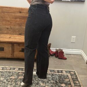 Abercrombie curve love 90s relaxed Jean in black, size 28